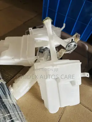 Watercan Corolla  2012(wiper Plastic)