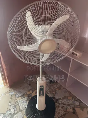 18 Inches Rechargeable Solar Standing Fan