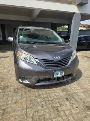 Toyota Sienna 2017 Gray