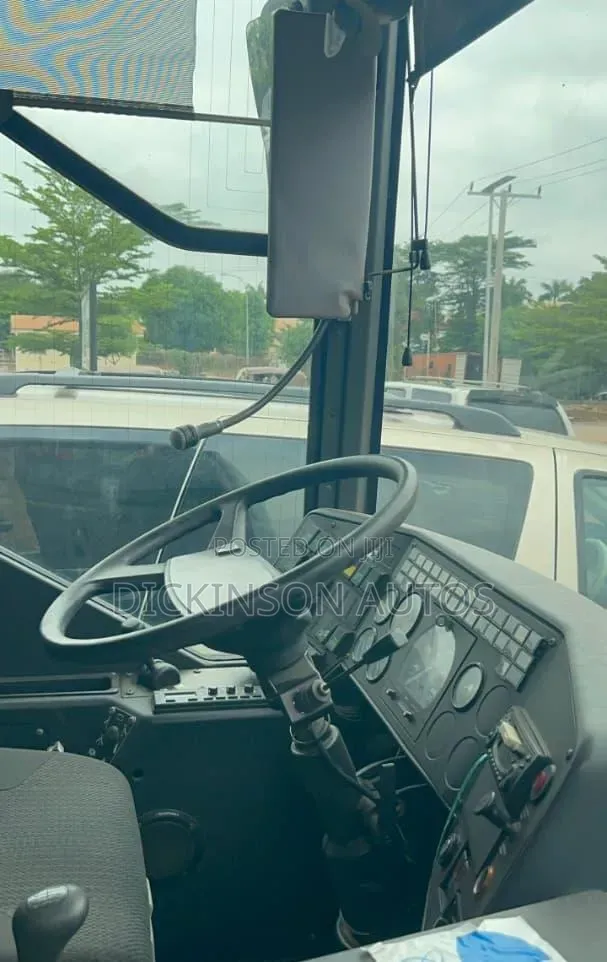 Bus 2017 Green