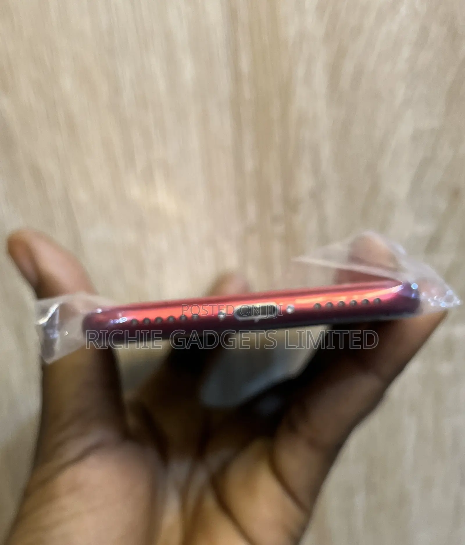 Apple iPhone SE (2020) 64 GB Red