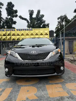 Toyota Sienna 2013 Black