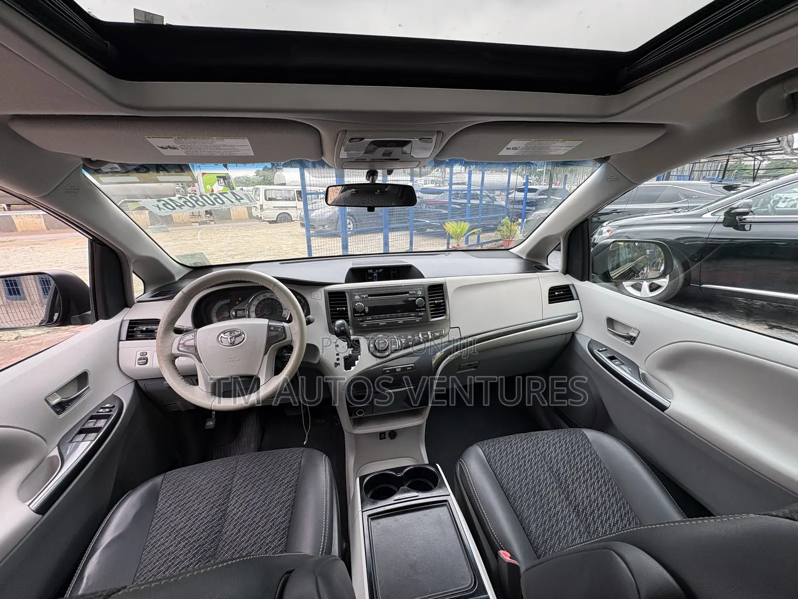 Toyota Sienna 2013 Black