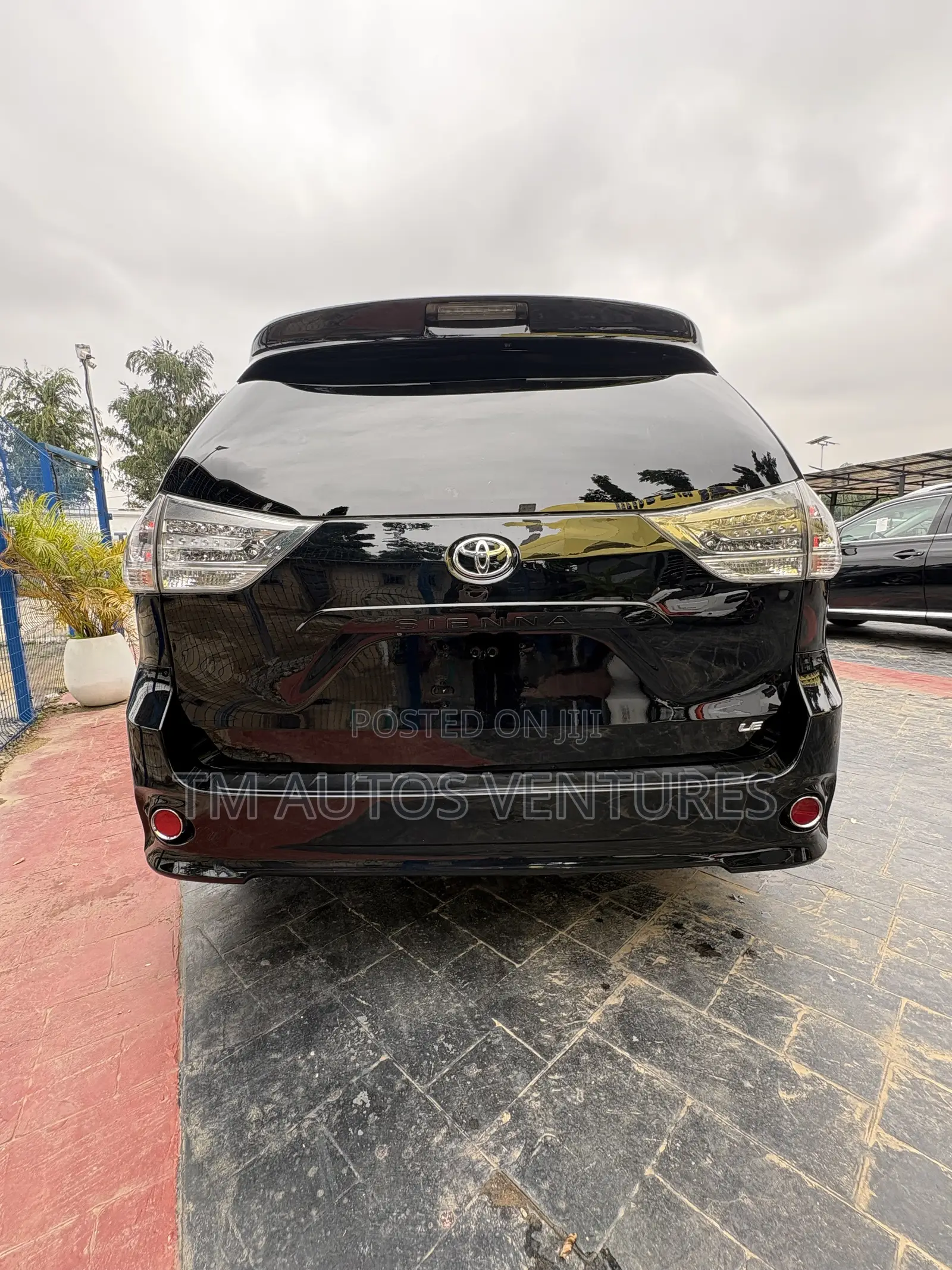 Toyota Sienna 2013 Black