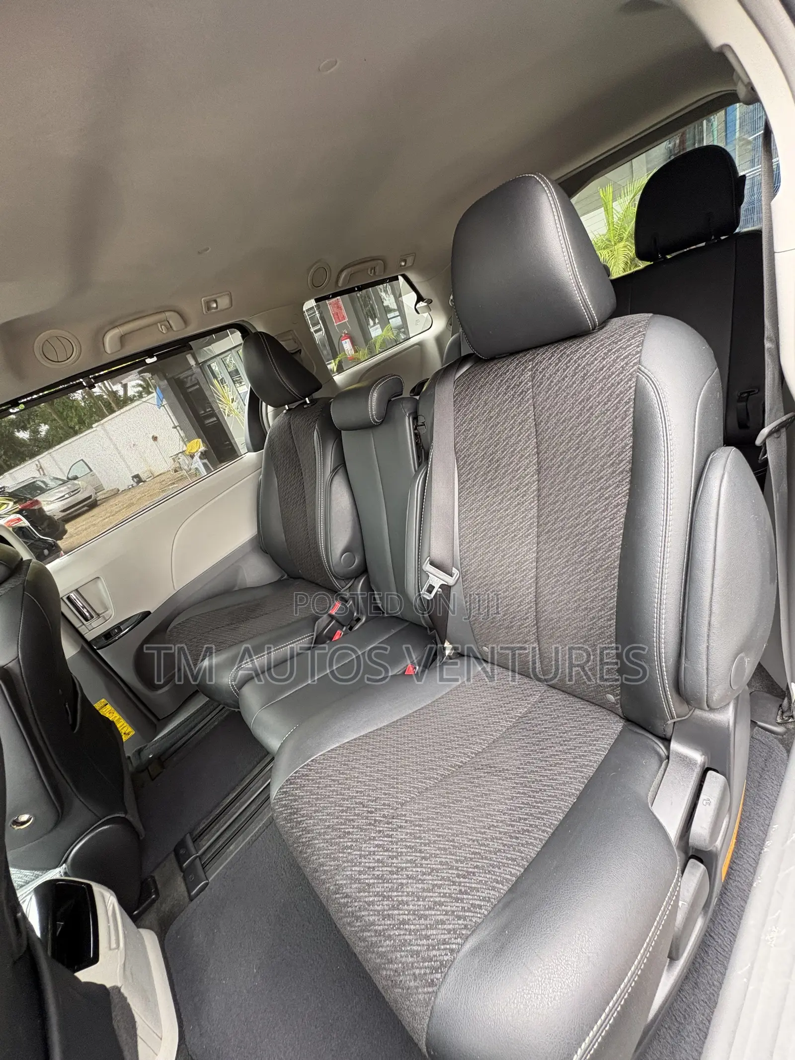 Toyota Sienna 2013 Black