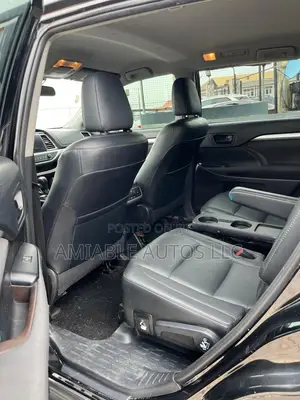Toyota Highlander LE V6 2019 Black