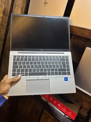 New Laptop HP EliteBook 830 G8 16GB Intel Core i7 SSD 256GB