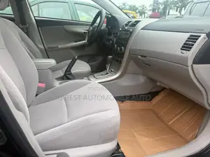 Toyota Corolla LE 4dr Sedan (1.8L 4cyl 4A) 2011 Black