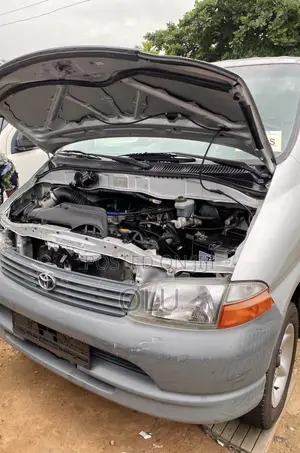 Toyota HiAce 1998 Silver