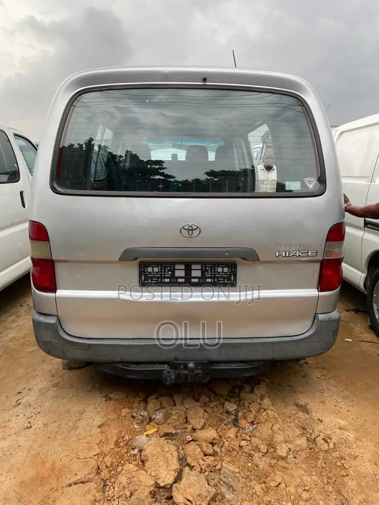 Toyota HiAce 1998 Silver
