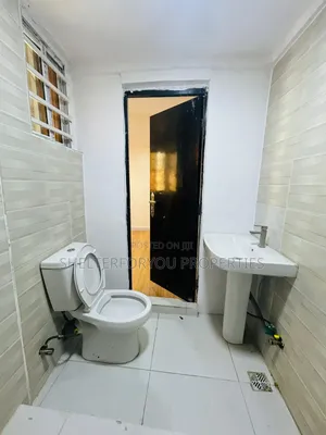 1bdrm Apartment in Lekki Phase 1 for rent