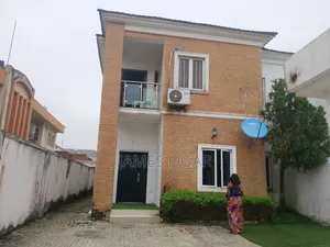 Mini Flat in Idado Estate, Chevron for rent
