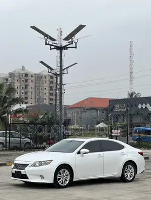 Lexus ES 2013 White