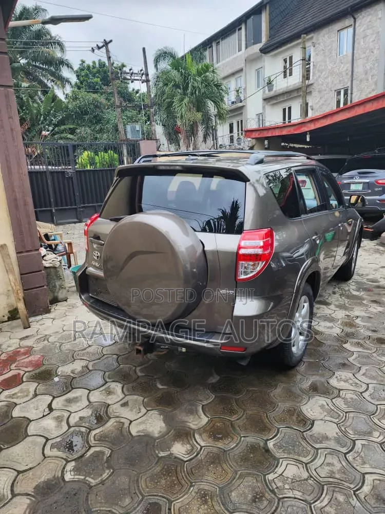 Toyota RAV4 2012 Brown