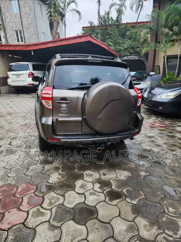 Toyota RAV4 2012 Brown