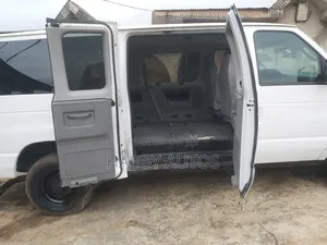 Ford E350 2007 White