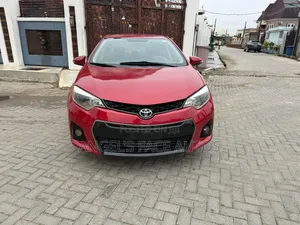 Toyota Corolla 2015 Red