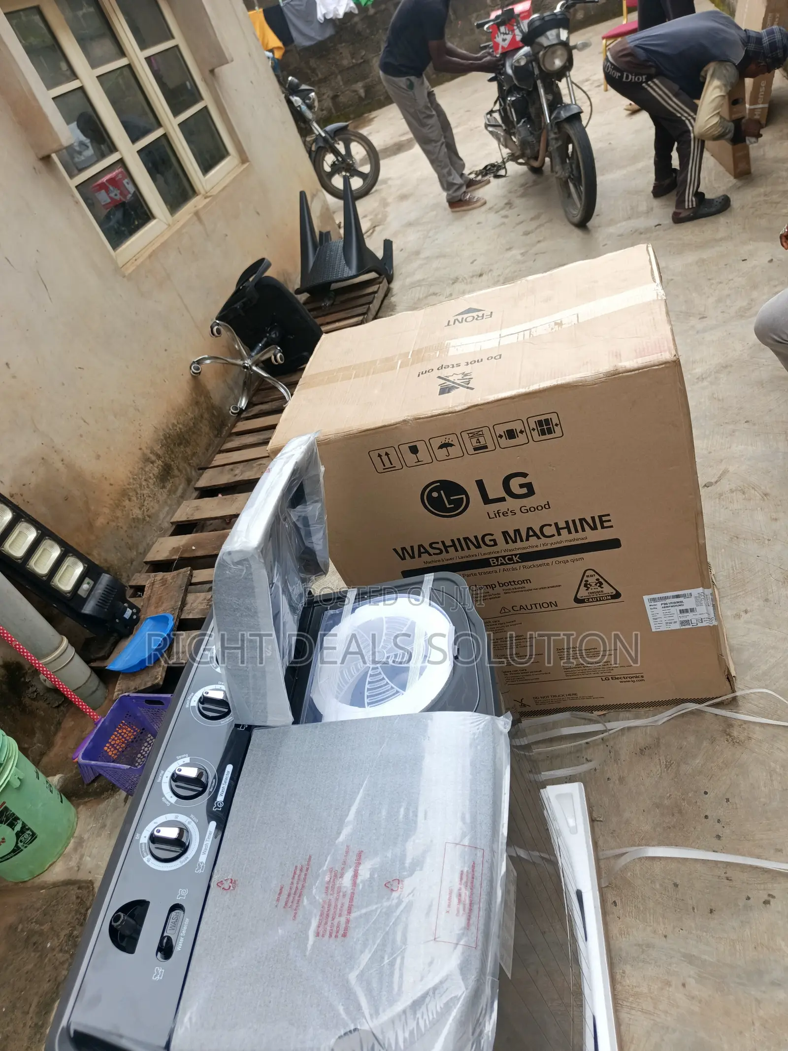 LG 9KG Laundry Machine – Powerful Cleaning Performance