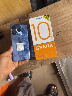 Tecno Spark 10 128 GB Blue