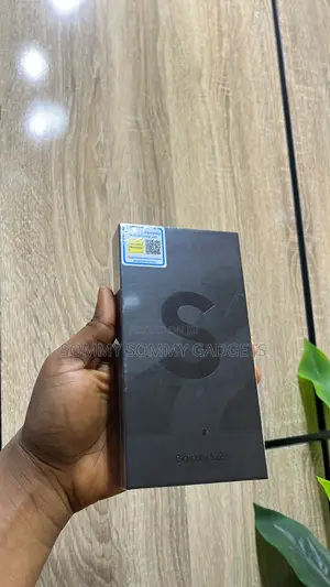 New Samsung Galaxy S22 5G 128 GB