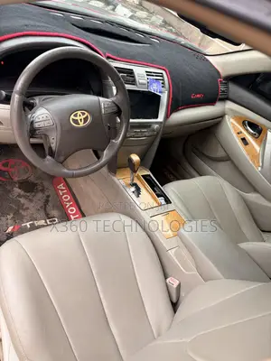 Toyota Camry XLE V6 4dr Sedan (3.5L 6cyl 6AM) 2008 Gold