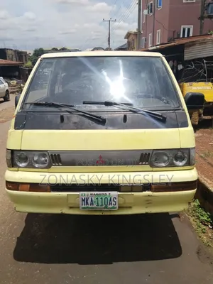 Mitsubishi L300 2005 Yellow