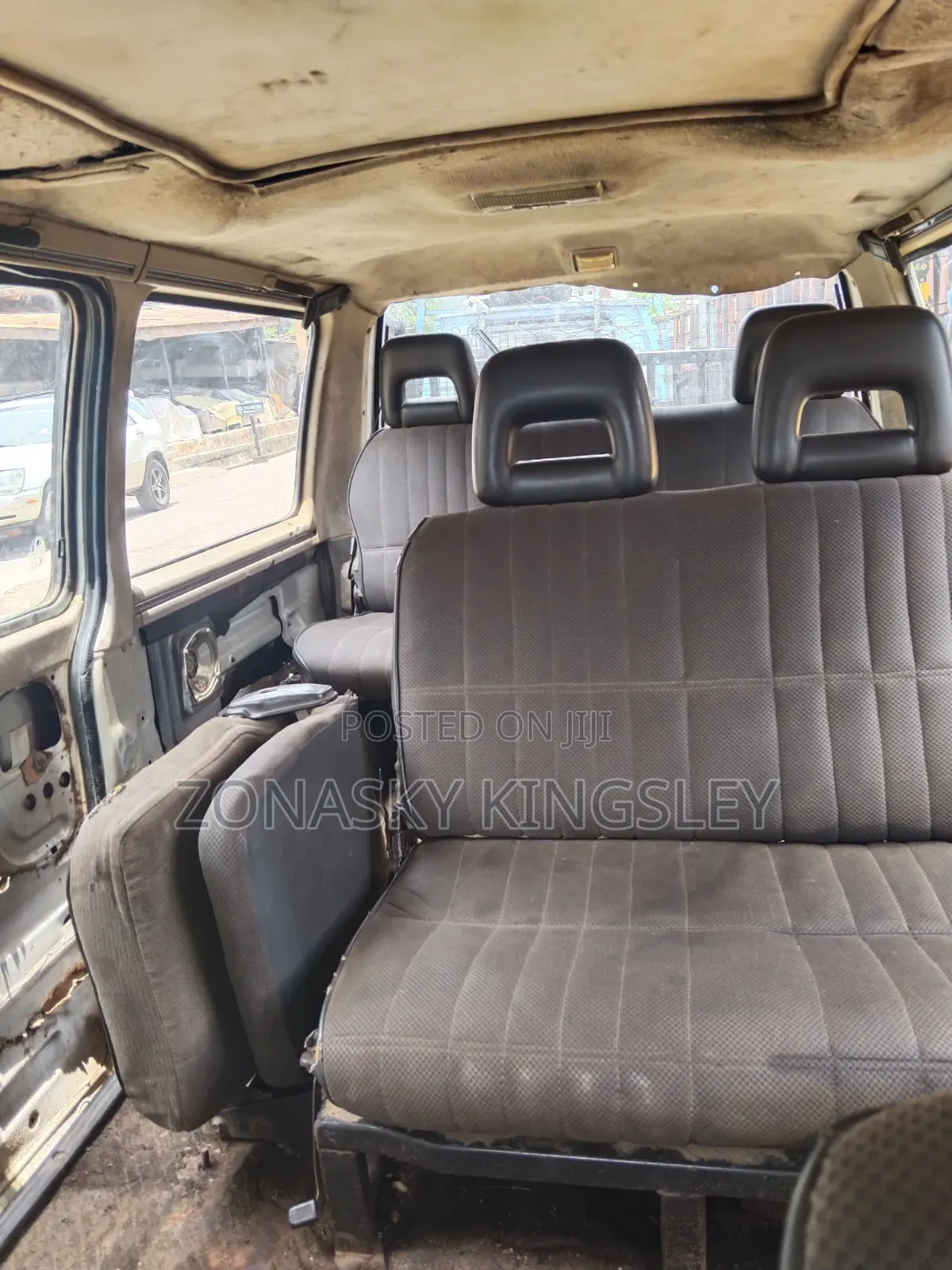 Mitsubishi L300 2005 Yellow