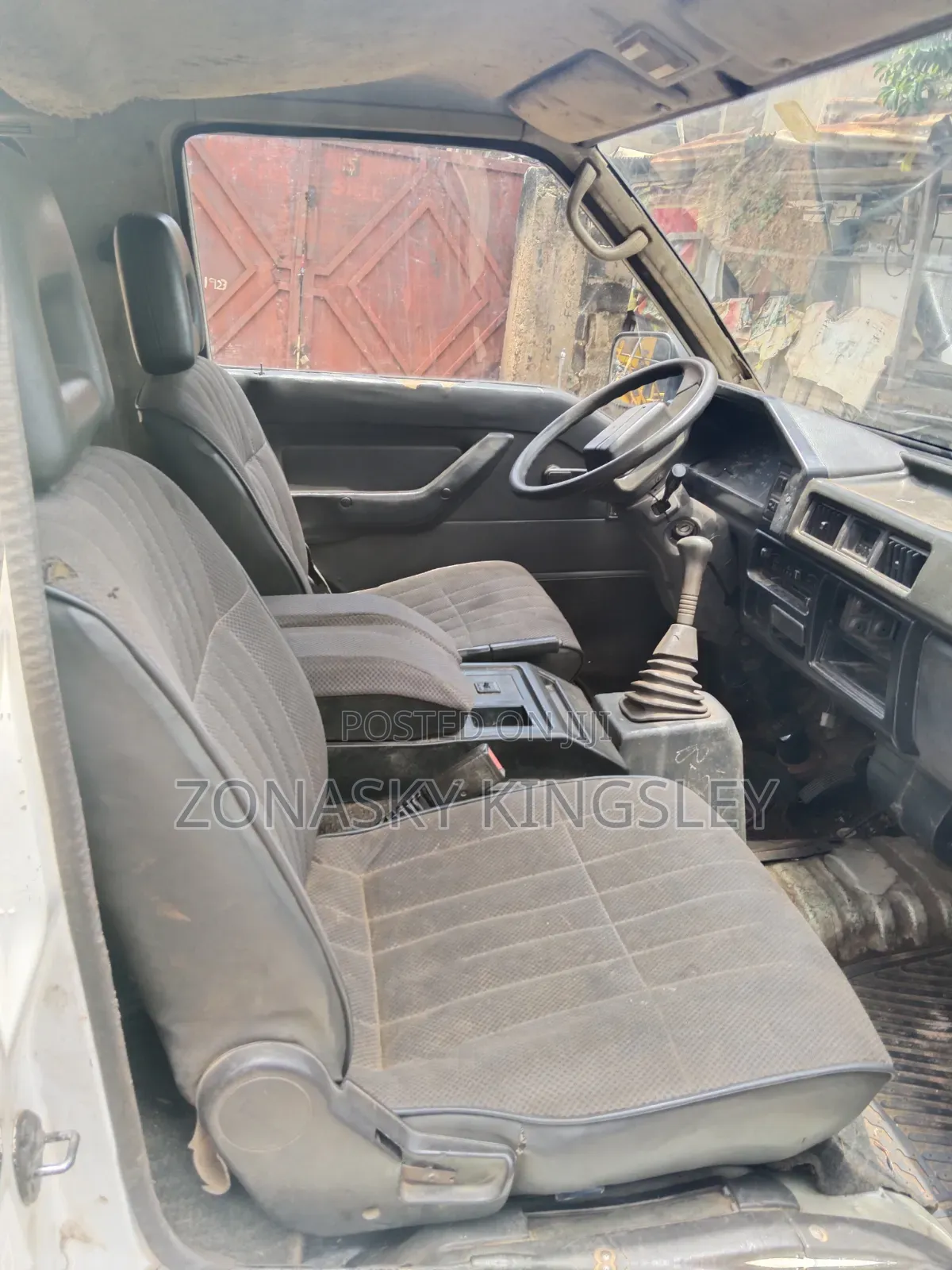 Mitsubishi L300 2005 Yellow