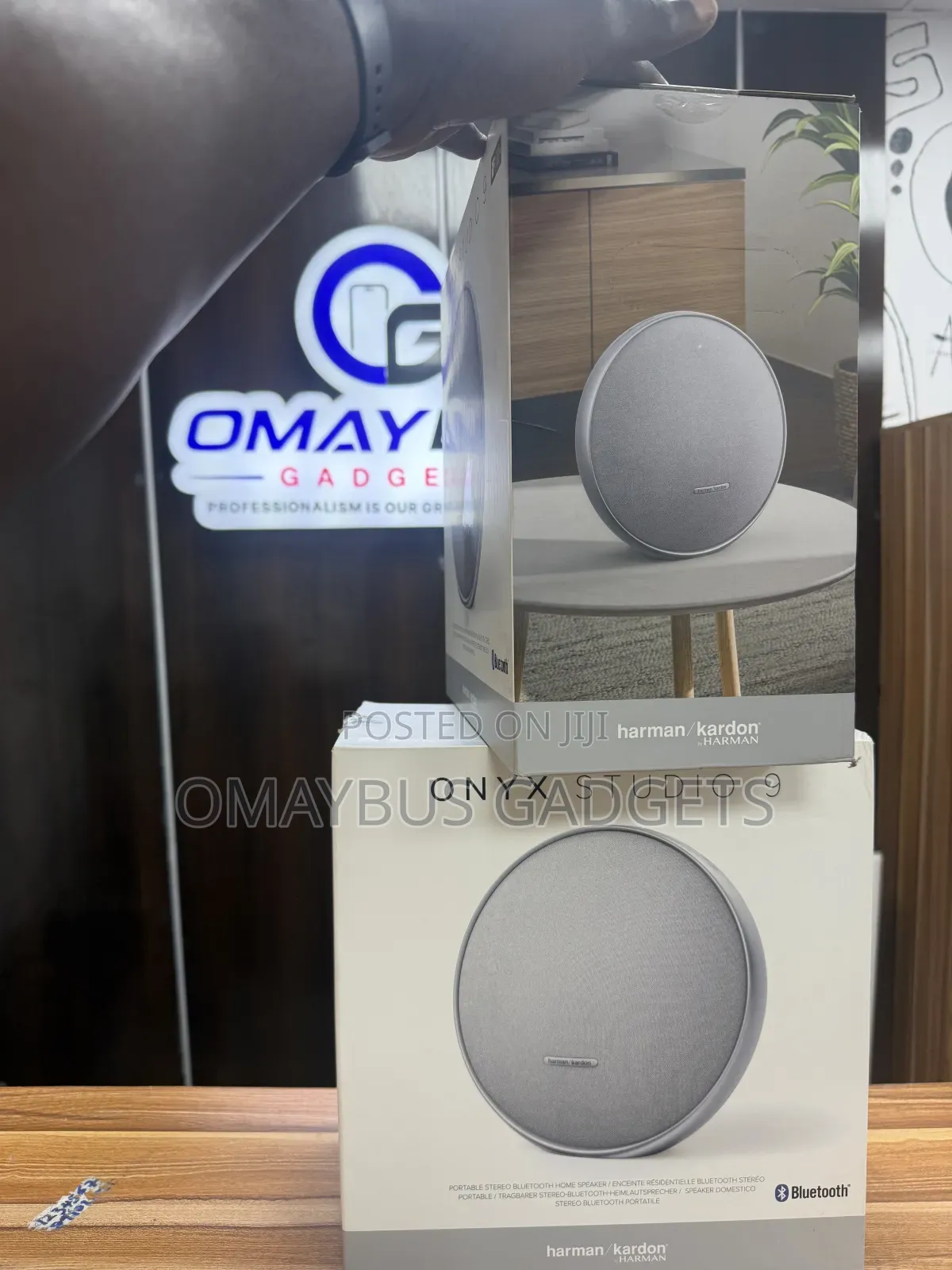 Omaybus Studio 9