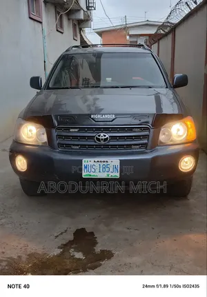 Toyota Highlander V6 2005 Gray