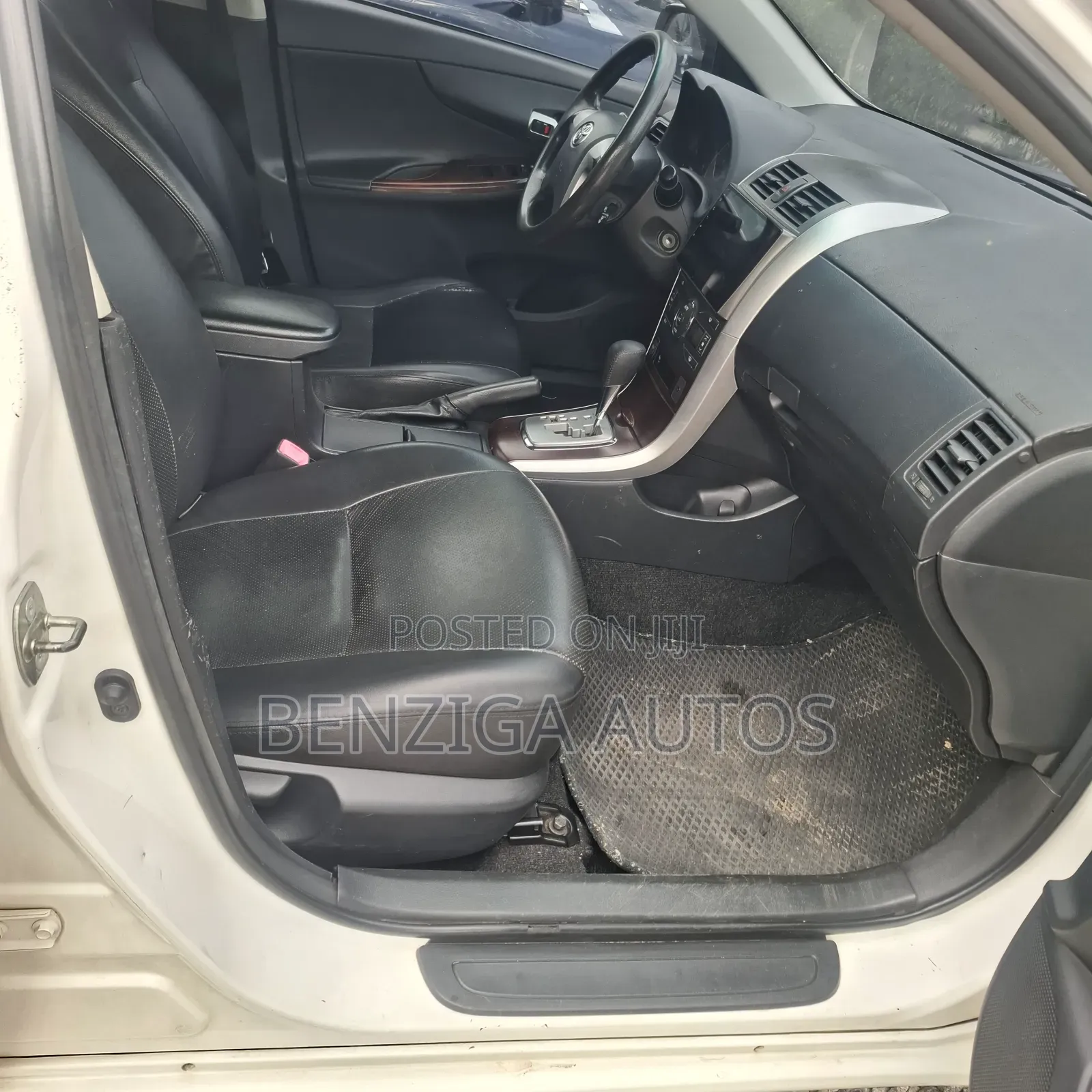 Toyota Corolla 2012 White