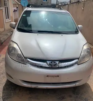 Toyota Sienna 2008 Silver