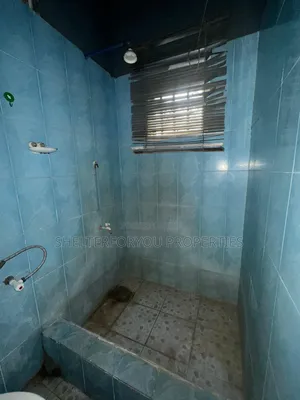 2bdrm Apartment in Lekki Phase 1 for rent