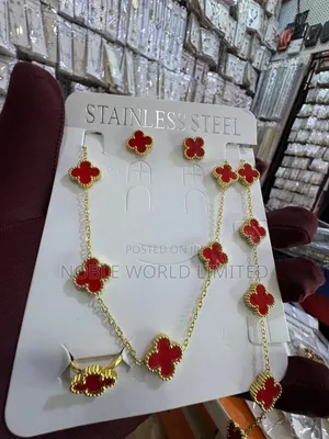 Stunning Jewelry Set