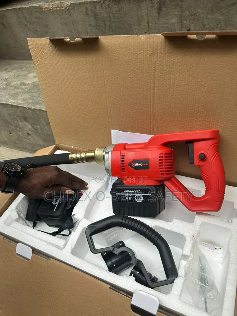 Maxtech 48v Cordless Concrete Vibrator