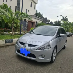 Mitsubishi Grandis 2005 Silver