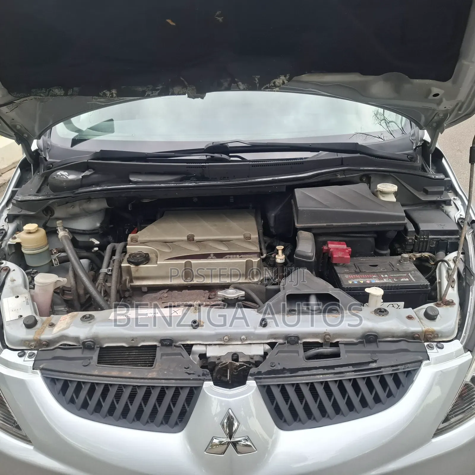 Mitsubishi Grandis 2005 Silver