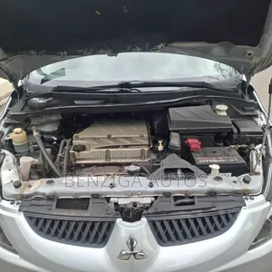 Mitsubishi Grandis 2005 Silver