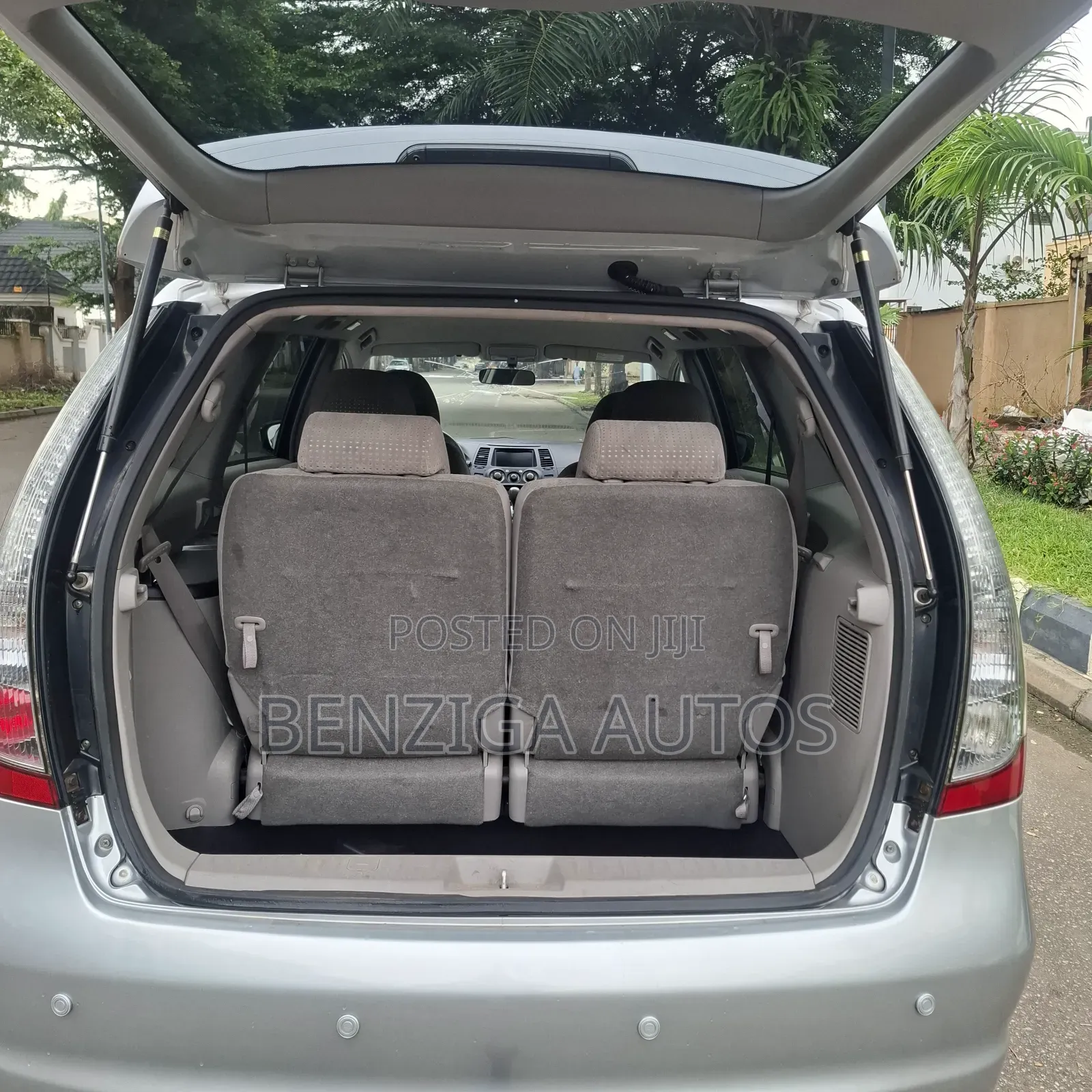 Mitsubishi Grandis 2005 Silver