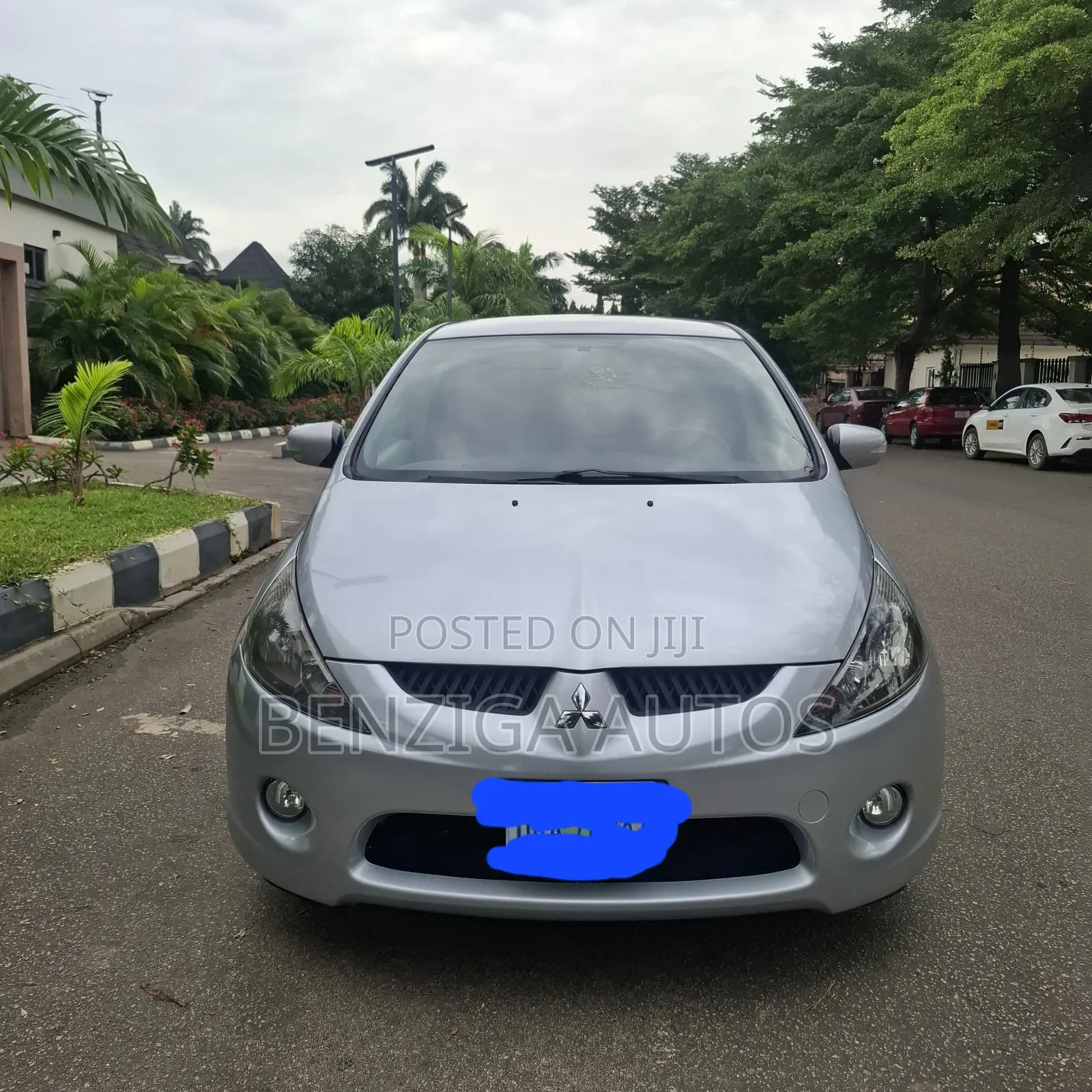 Mitsubishi Grandis 2005 Silver