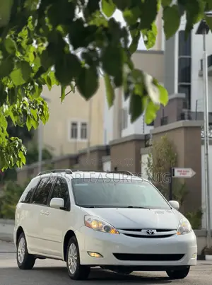 Toyota Sienna XLE Limited 2008 White