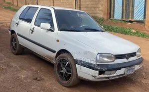 Volkswagen Golf 2000 White