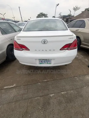 Toyota Avalon 2005 White