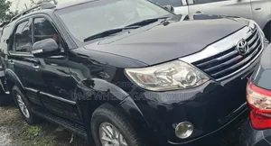 Toyota Fortuner 2.7 AWD 2013 Black