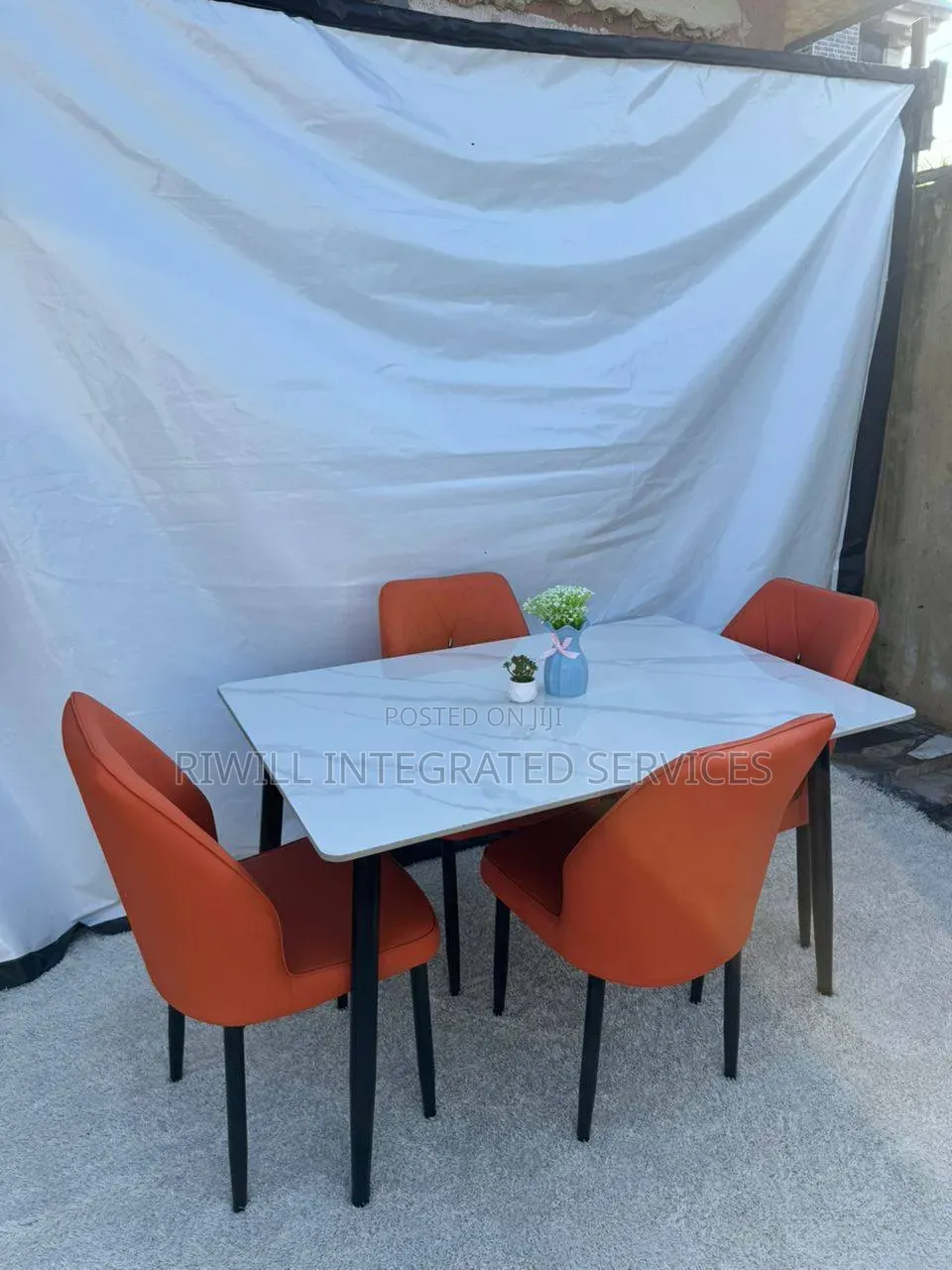 Extendable Dining Table Set