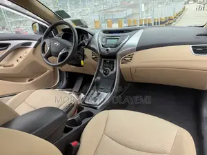 Hyundai Elantra GLS Sedan FWD (1.8L 4cyl 6A) 2013 White