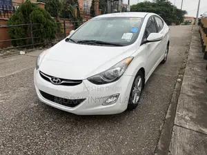 Hyundai Elantra GLS Sedan FWD (1.8L 4cyl 6A) 2013 White