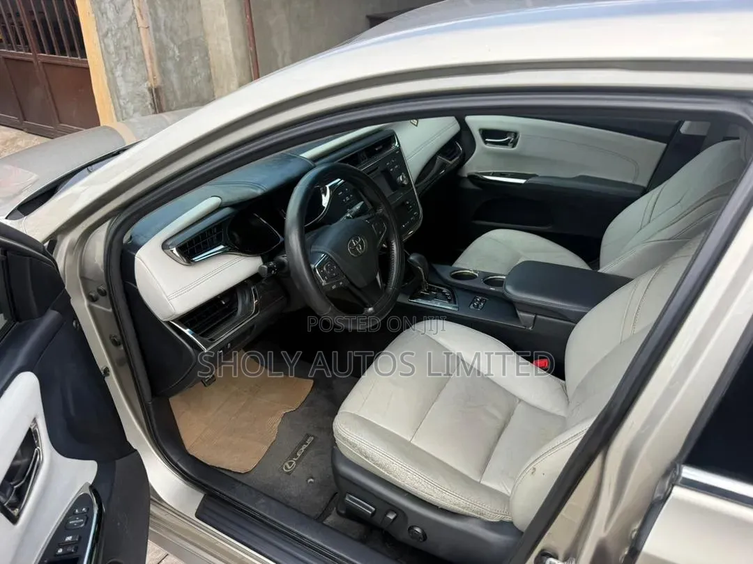 Toyota Avalon 2013 Gold