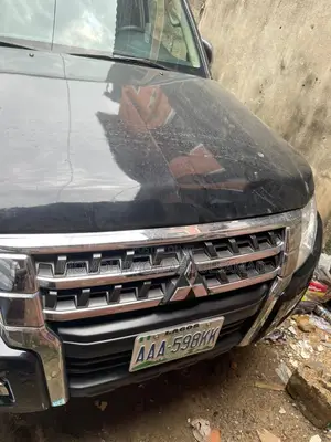 Mitsubishi Pajero 2010 Black