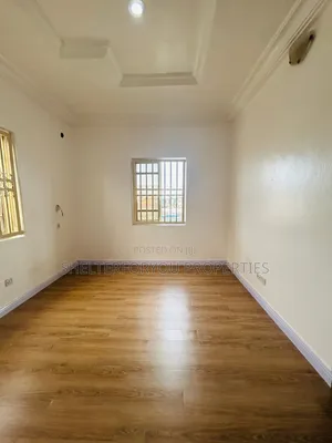 2bdrm Apartment in Lekki Phase 1 for rent